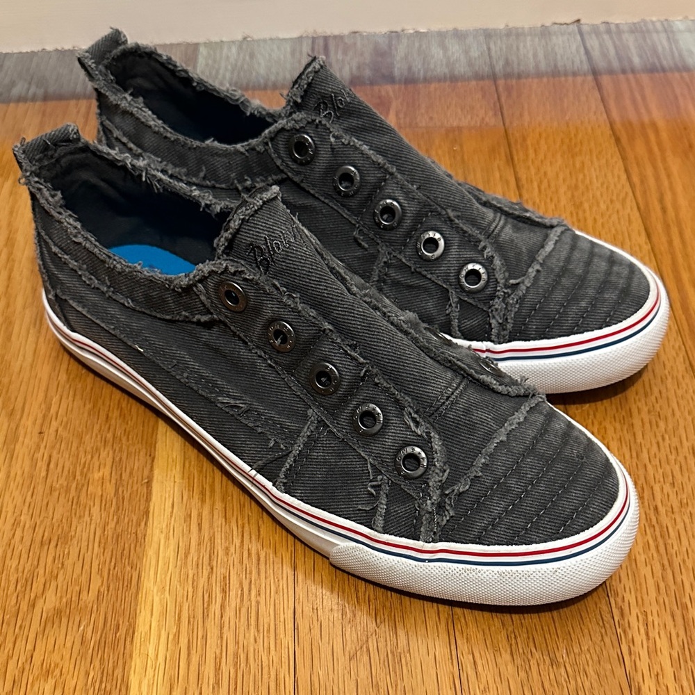 Blowfish Charcoal Frayed Canvas Slip-On Sneakers